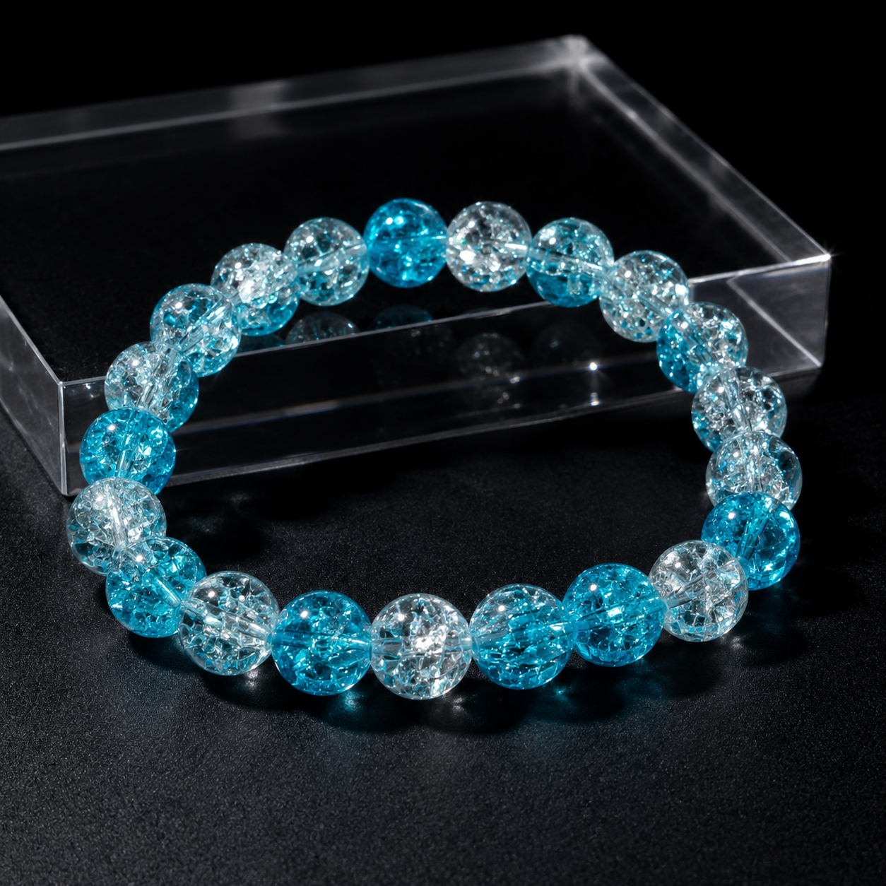 High-end blue crystal bead bracelet for playing with and protecting love.
