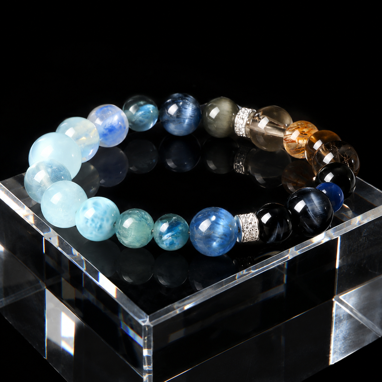 Aquamarine bracelet with blue crystal for good health